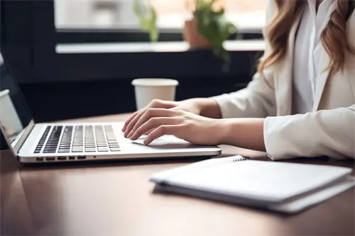 轻字展笔顺怎么写，正确写法详解